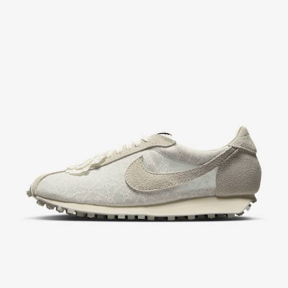 Haru♡ Nikeナイロンジャケット&スニーカー bb2596187cbe24d041cf3ec2a534bc